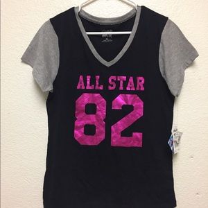 ❗️SOLD❗️82 T-Shirt Free w/ any one purchase❗️